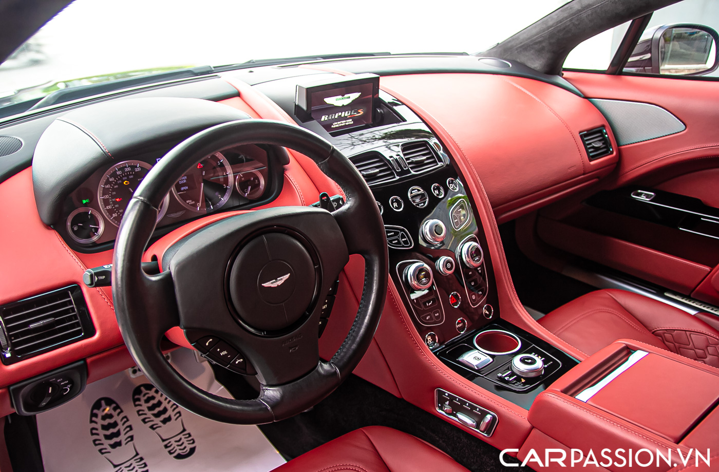 Aston Martin Rapide S (88).JPG