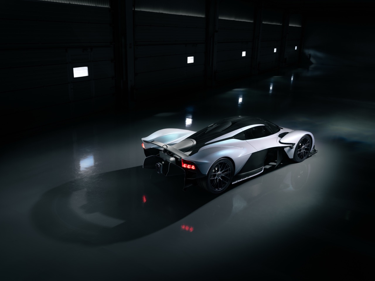 Aston Martin Valkyrie_221 Large.jpeg
