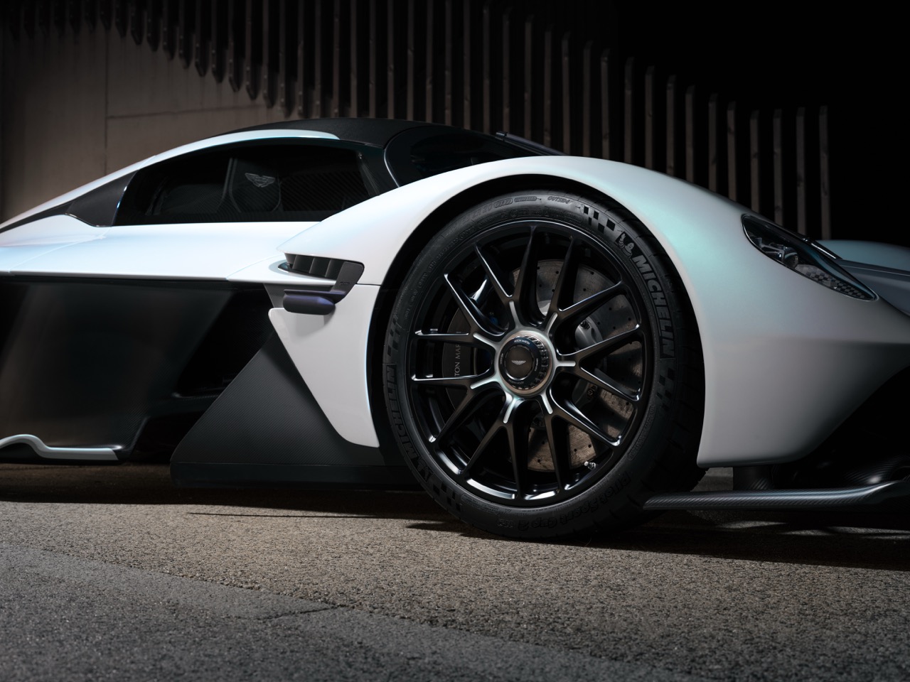 Aston Martin Valkyrie_235 Large.jpeg