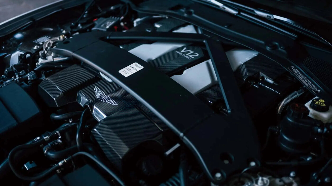 aston-martin-vanquish-v12.jpg