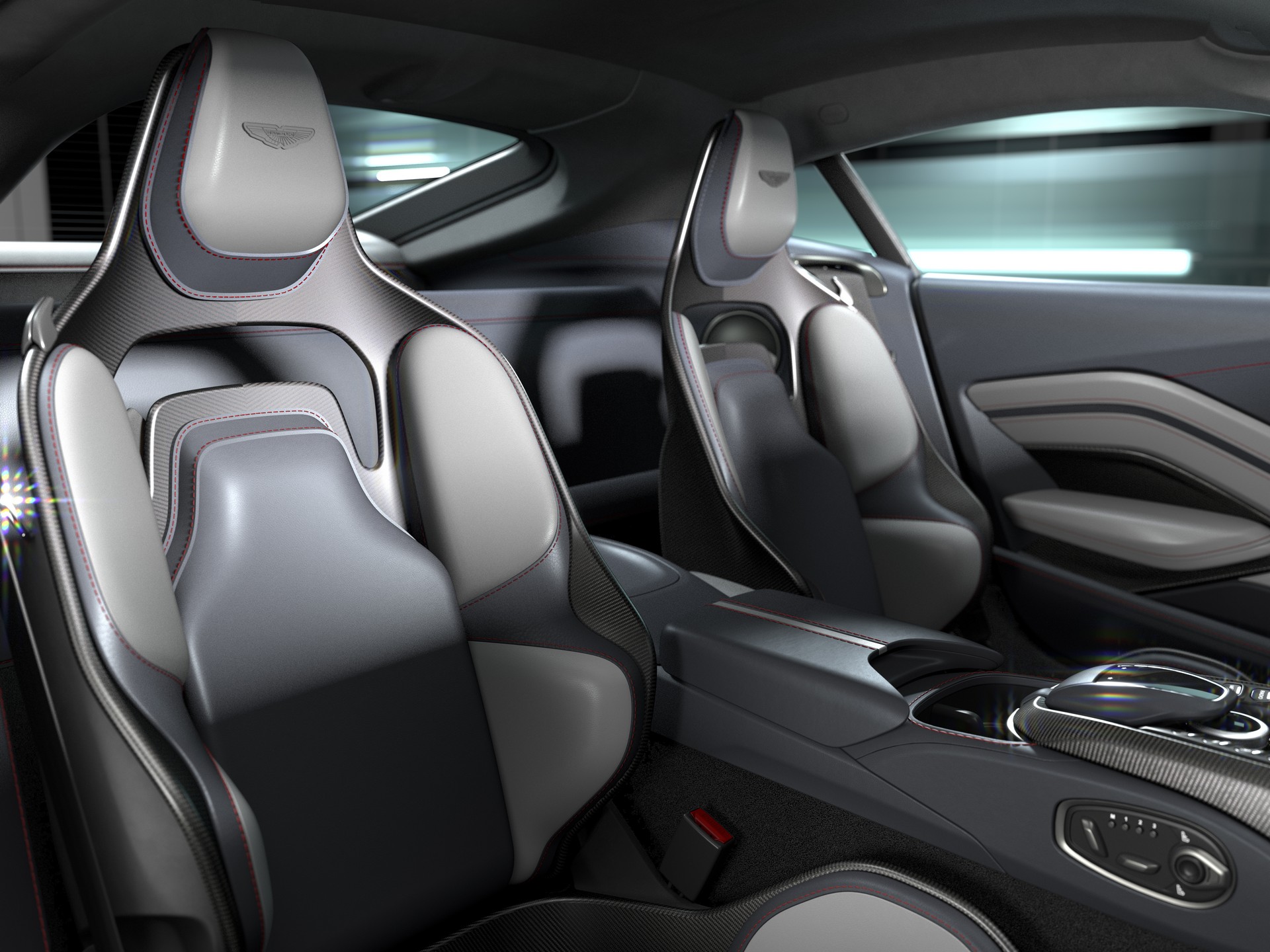 Aston Martin Vantage (13).jpg
