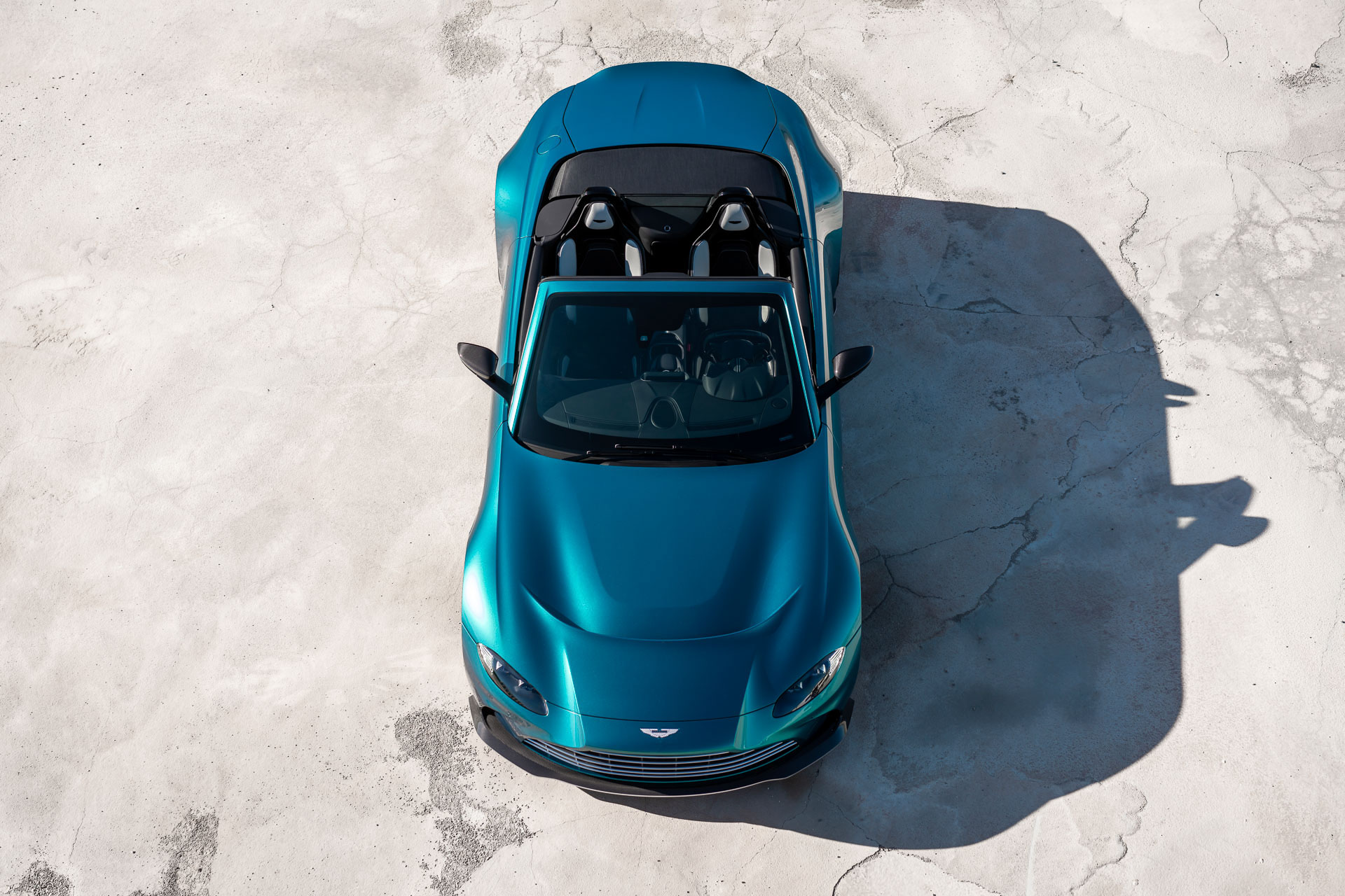 Aston Martin Vantage Roadster (10).JPG