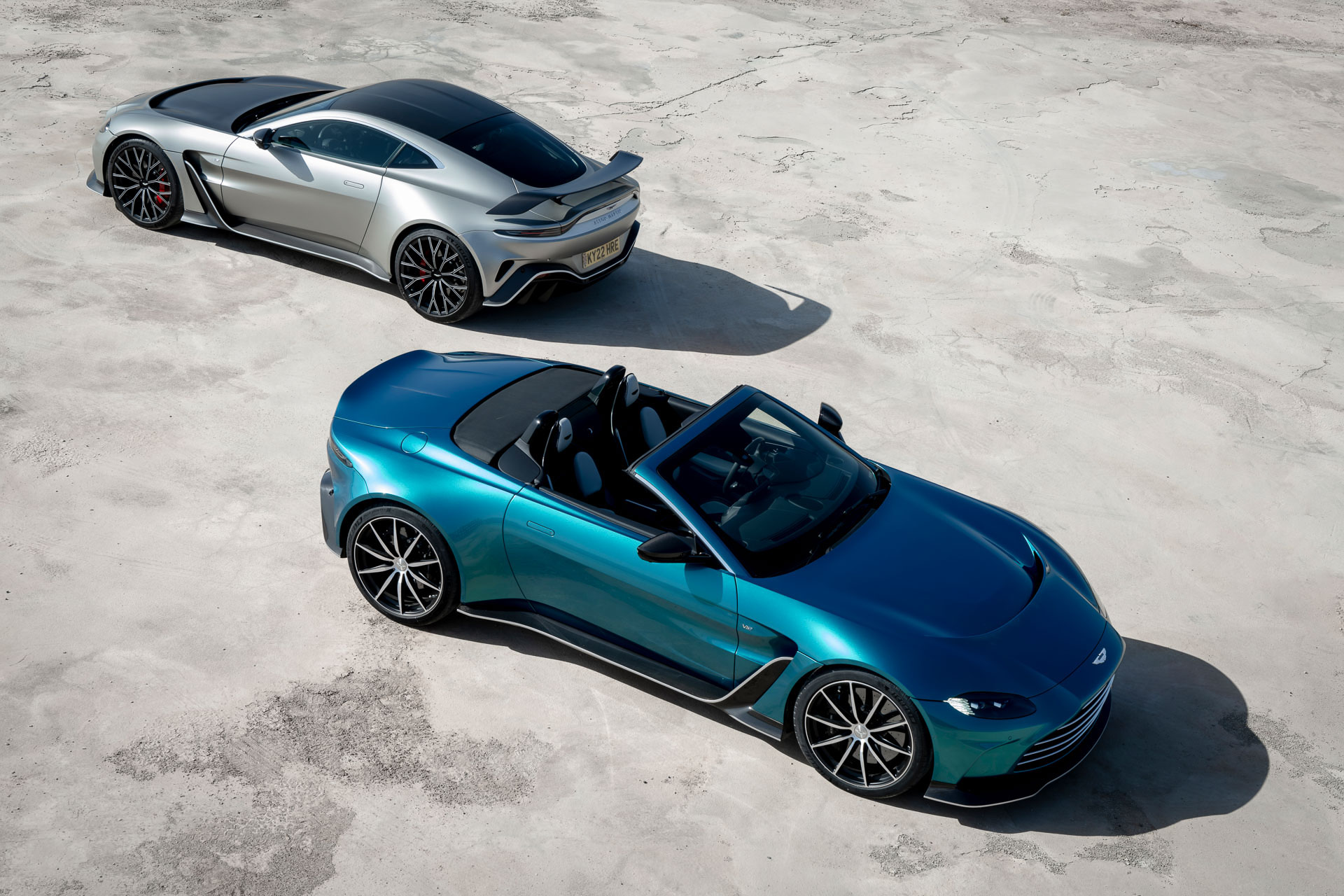 Aston Martin Vantage Roadster (8).JPG