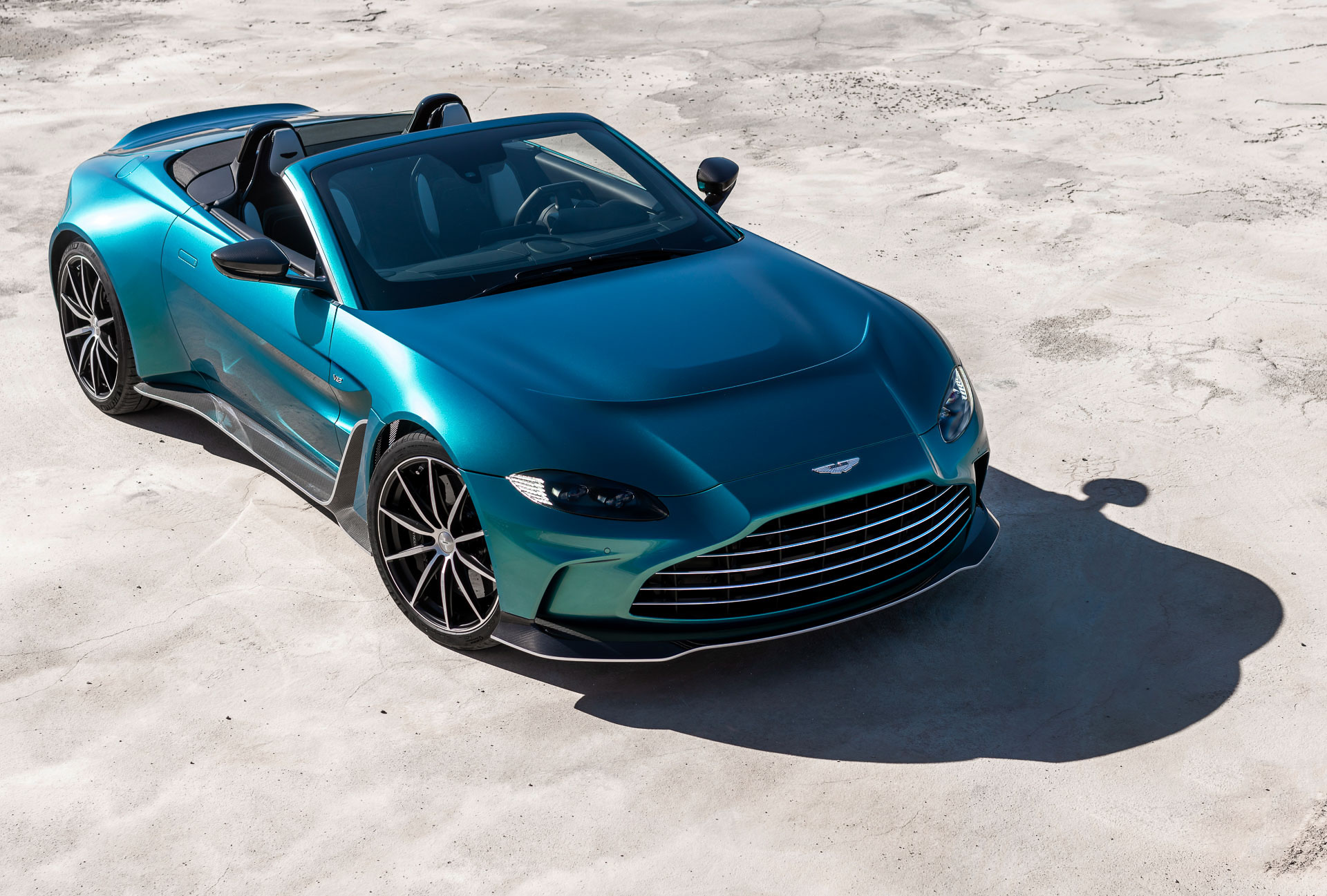 Aston Martin Vantage Roadster (9).JPG