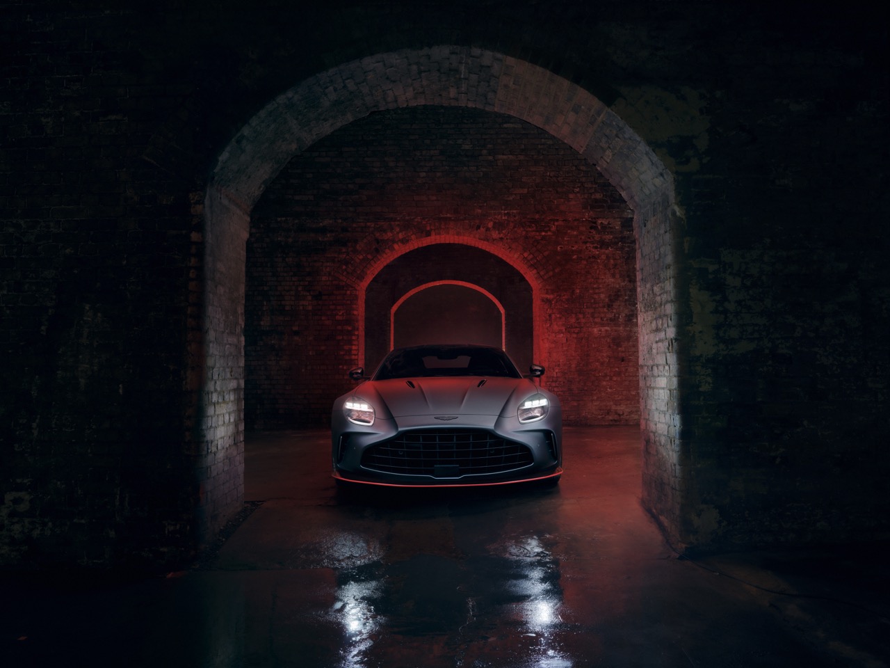 Aston Martin Vantage S (6) Large.jpeg
