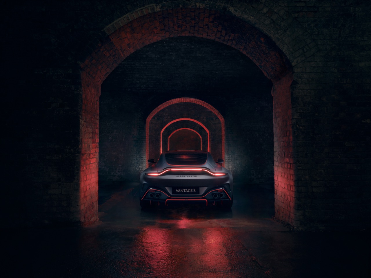Aston Martin Vantage S (9) Large.jpeg