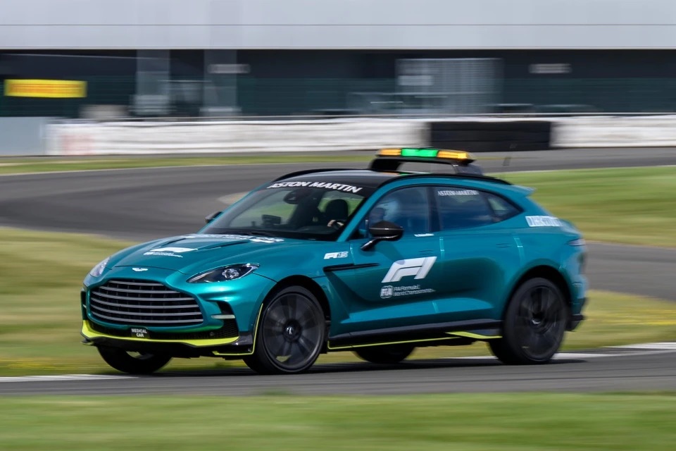 Aston_Martin_DBX707_FIA_Medical_Car_1.jpg