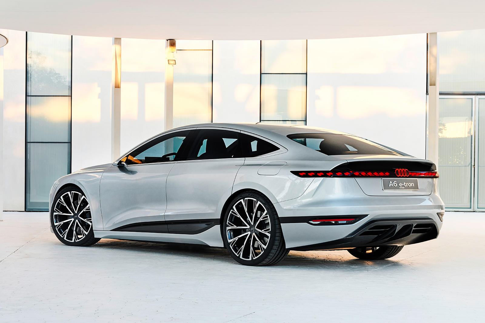 Audi-A6-e-tron-concept (4).jpg