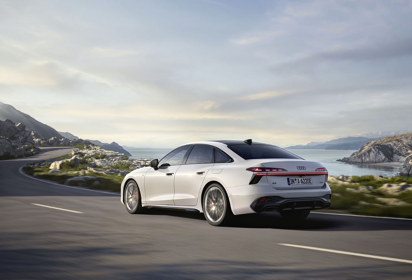 Audi A6 PHEV anh  (1).jpg