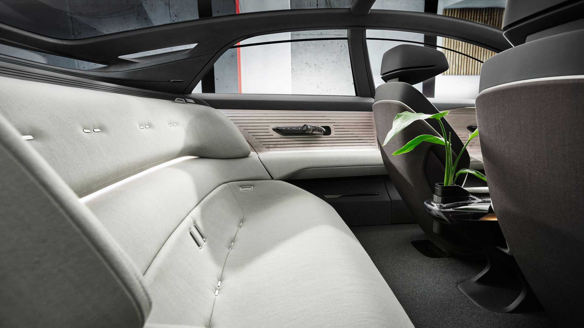 Audi A8 Grandsphere Concept 1.jpeg