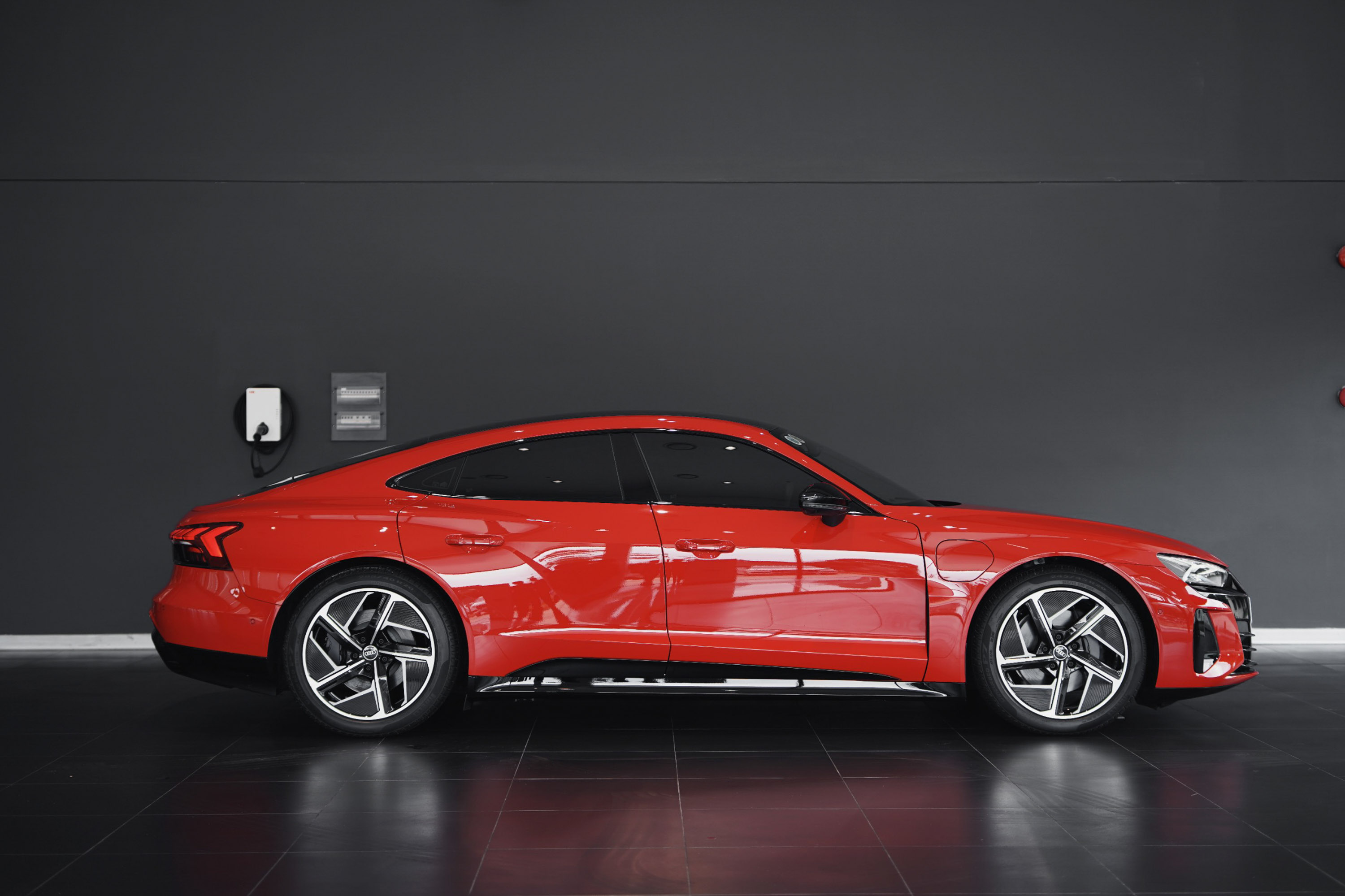 Audi-e-tronGTquattro-anh-_3.jpg
