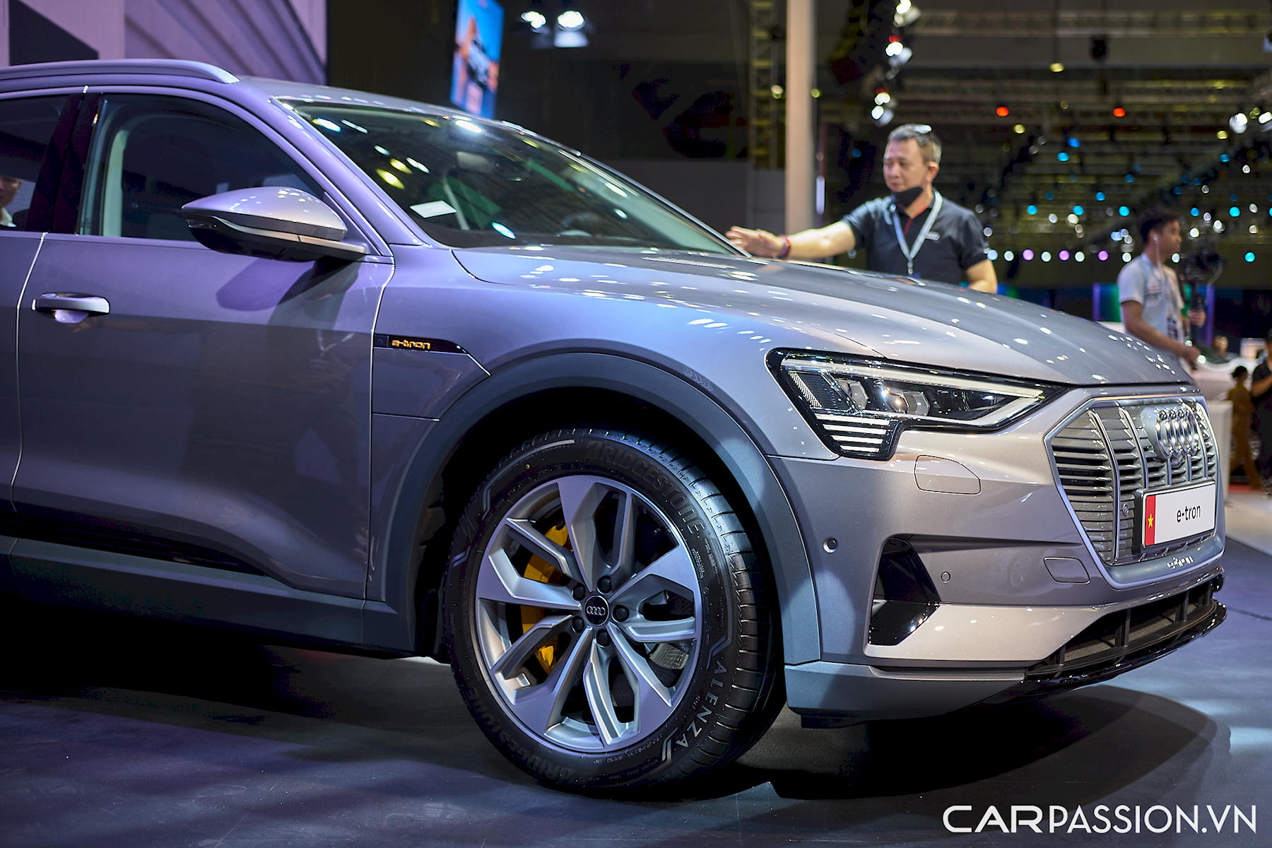 audi-etronsuv50-03.jpg