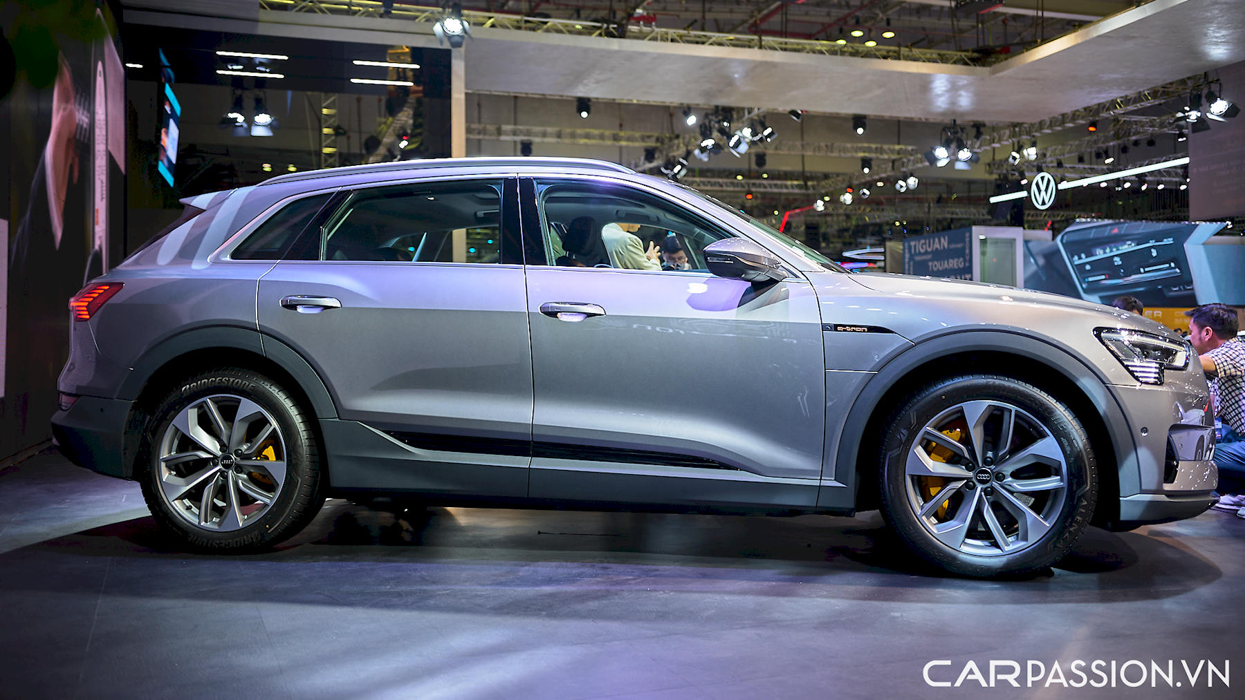 audi-etronsuv50-11.jpg