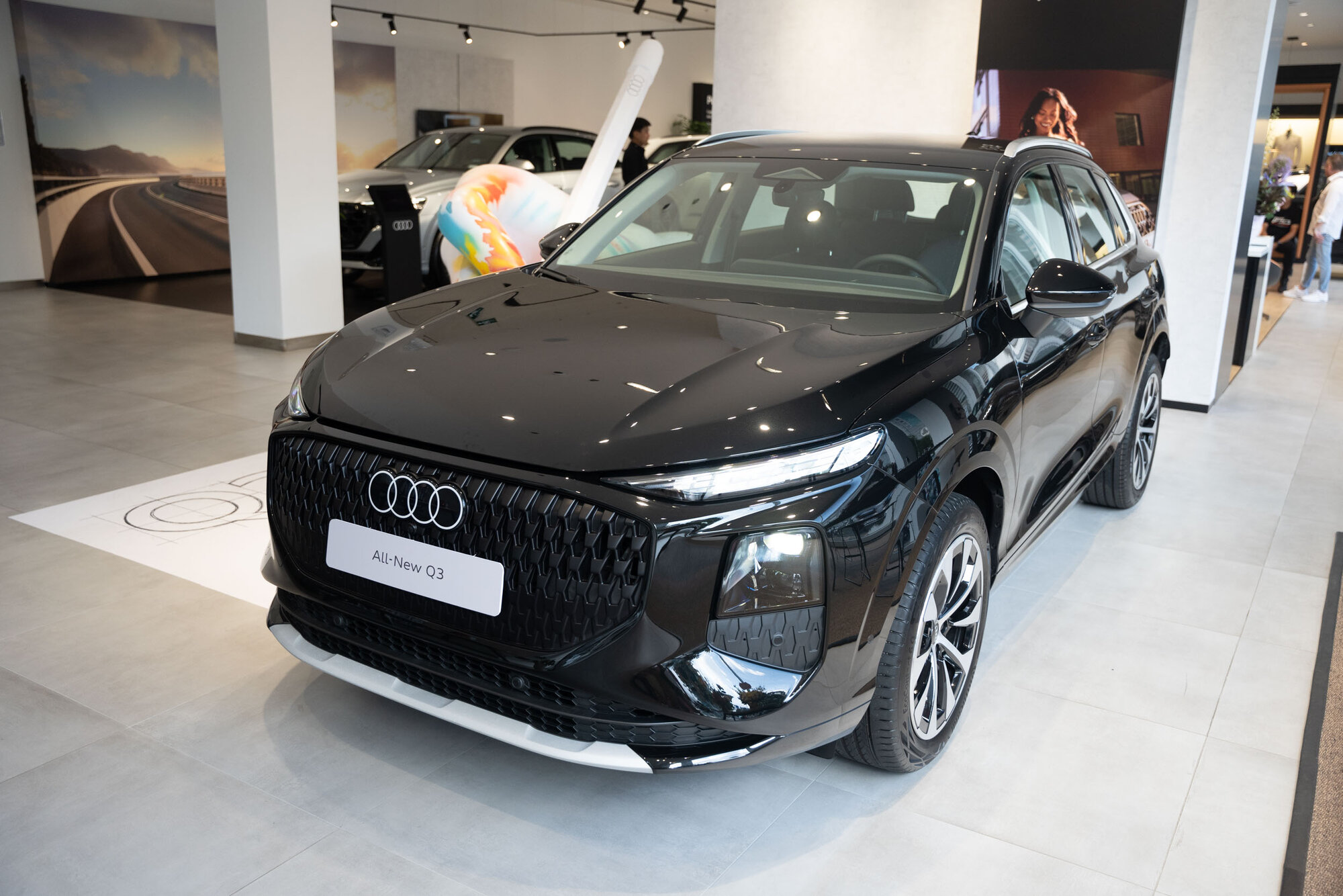 Audi-Q3-ra-mắt-khách-hàng-Việt-giá-từ-2099-tỷ-đồng (10).jpg