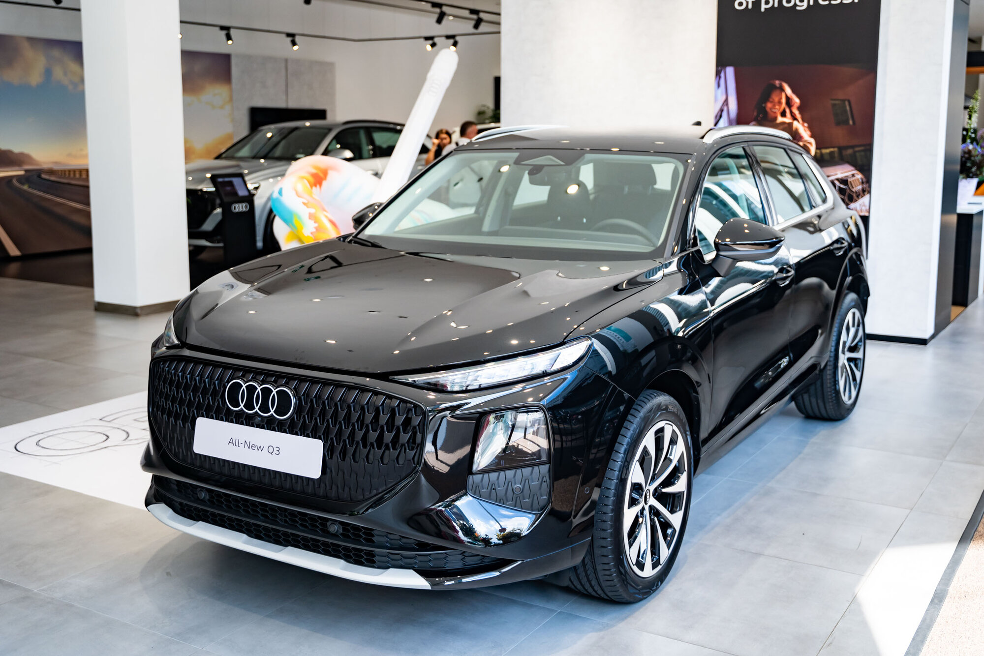 Audi-Q3-ra-mắt-khách-hàng-Việt-giá-từ-2099-tỷ-đồng (2).jpg