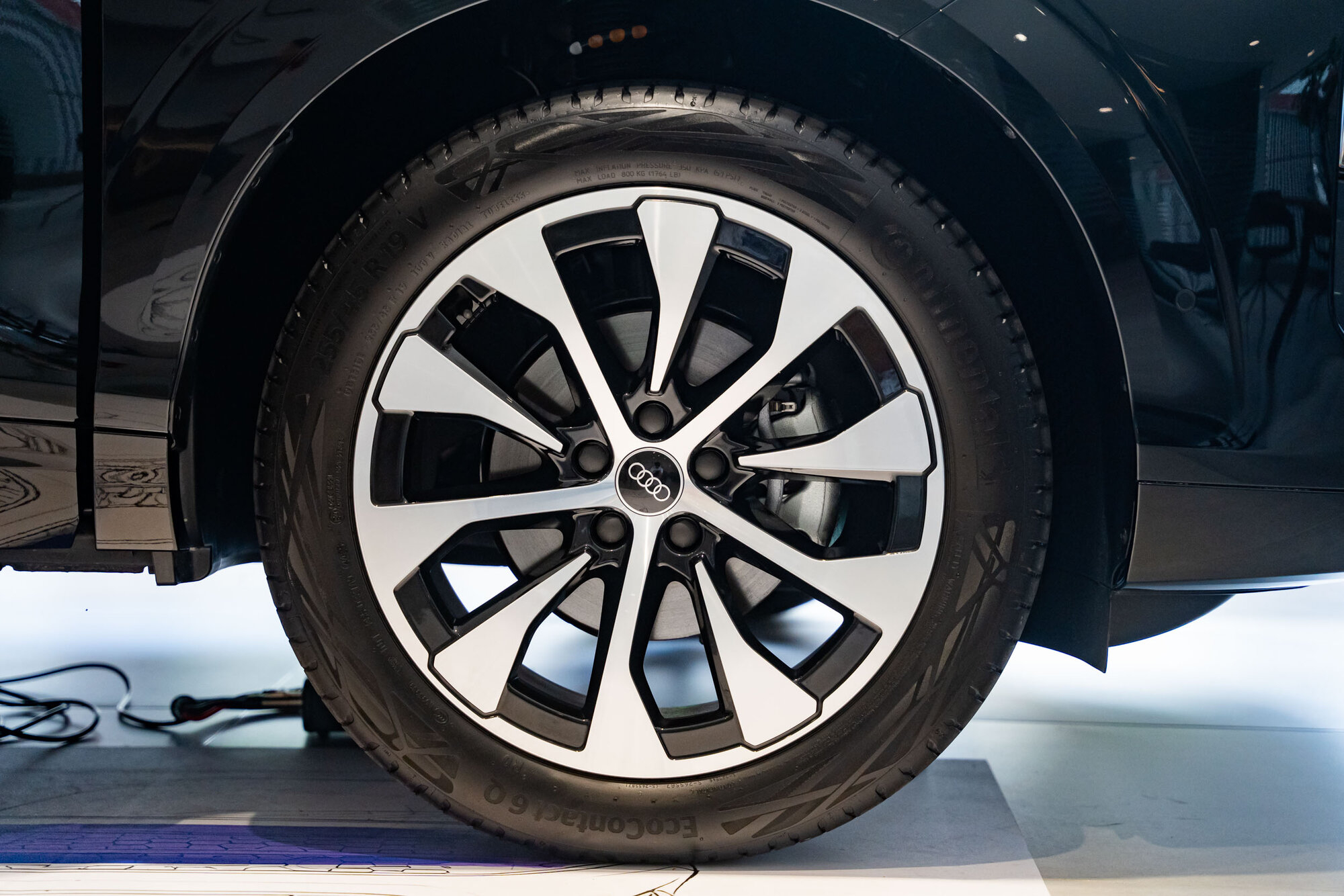 Audi-Q3-ra-mắt-khách-hàng-Việt-giá-từ-2099-tỷ-đồng (4).jpg