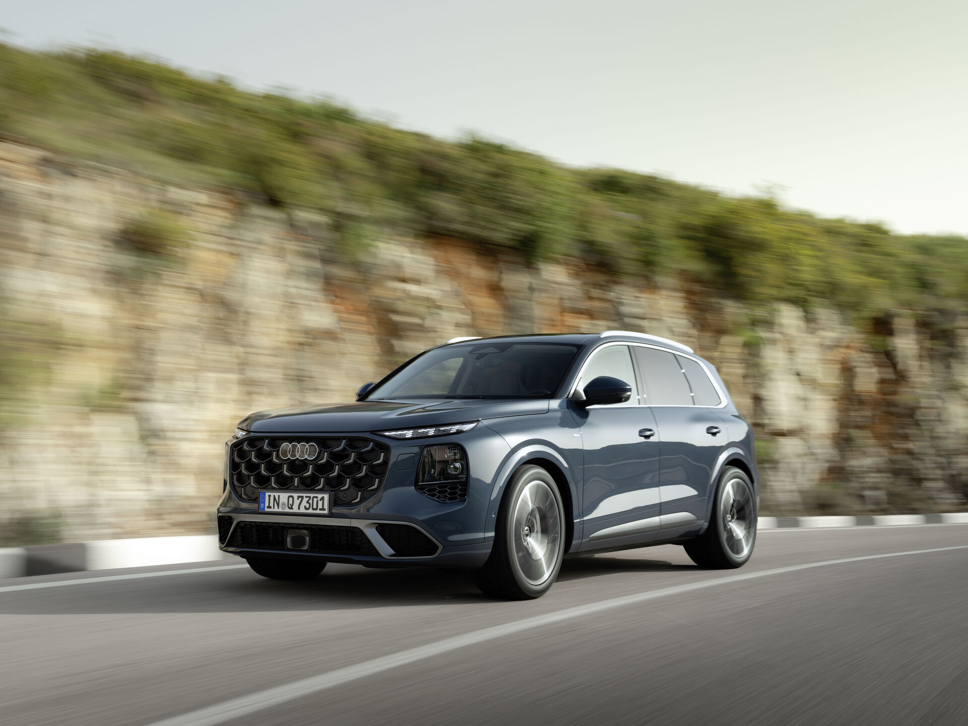 Audi Q7 2027_01.jpg