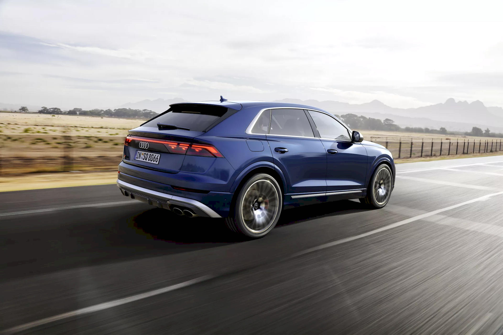 audi-q8-2024-01.jpg