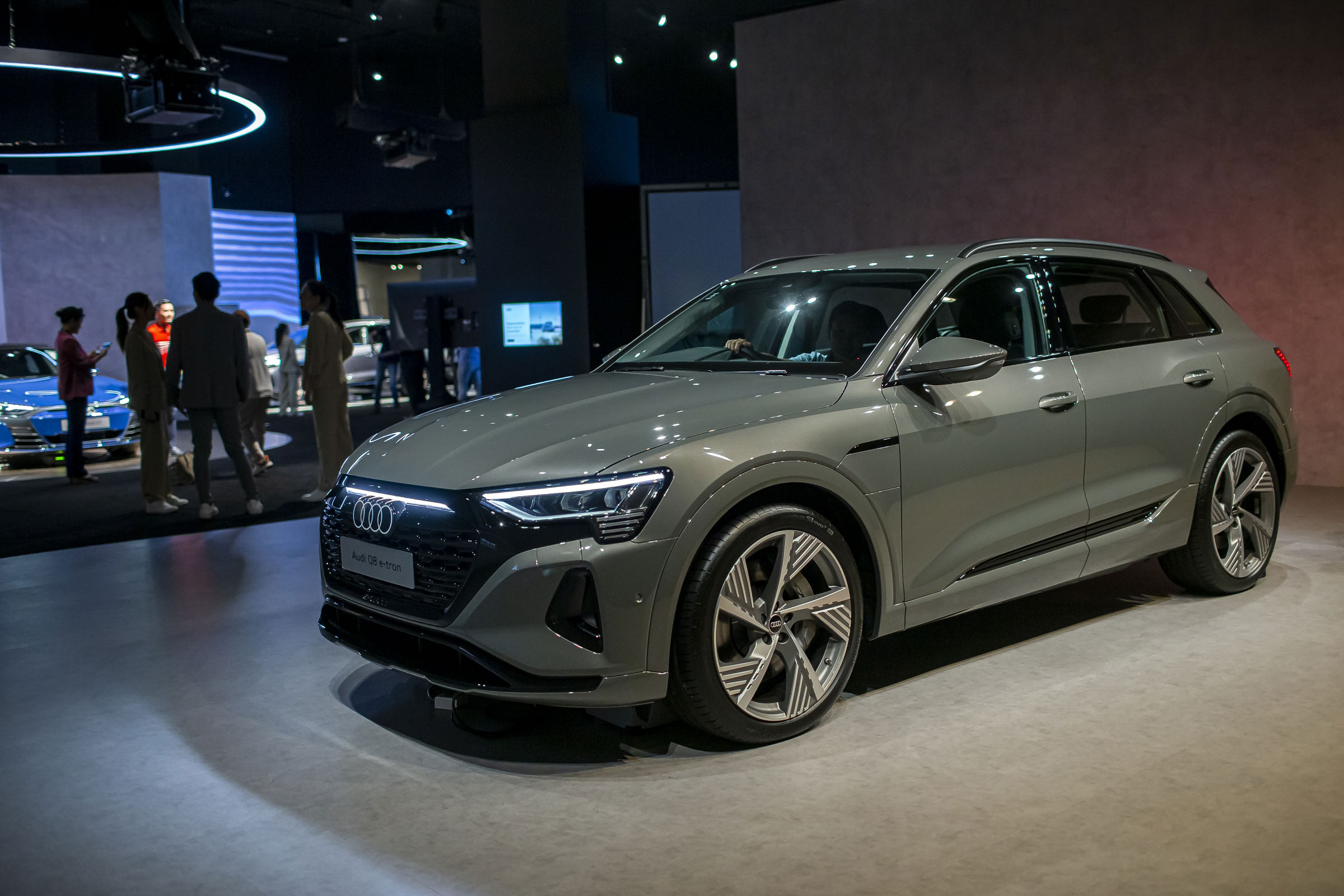 Audi-q8-e-tron-anh-_2.JPG