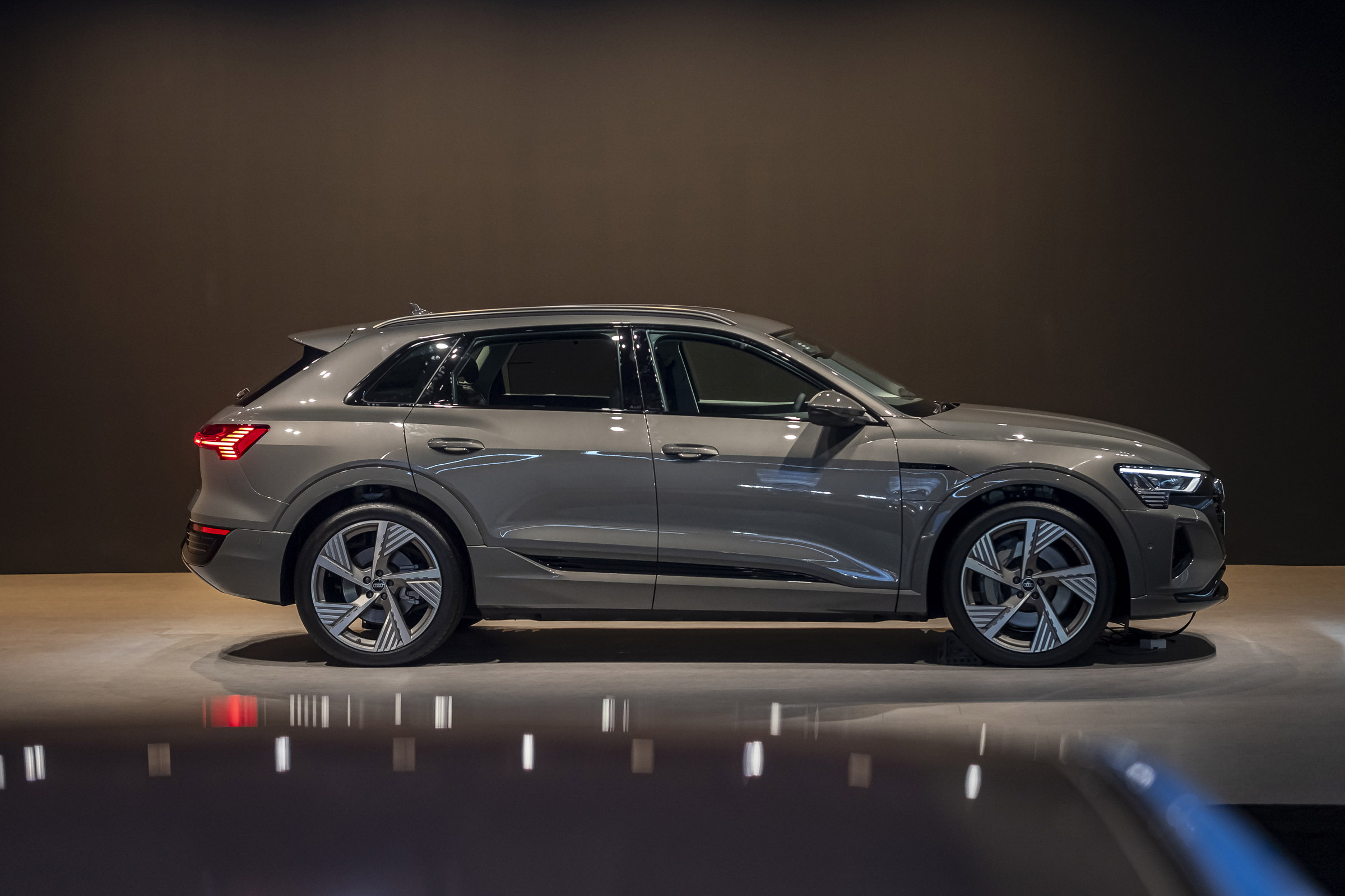 Audi-q8-e-tron-anh-.JPG
