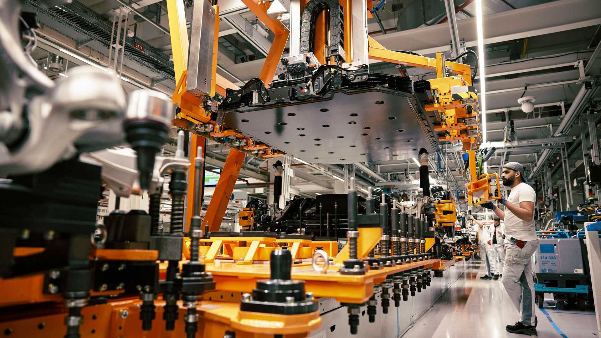 Audi Q8 Production (10).jpg