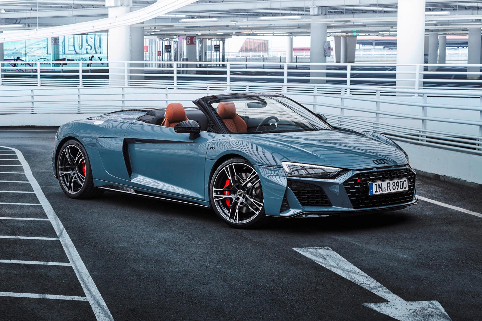 Audi R8 V10 RWD (10).jpg