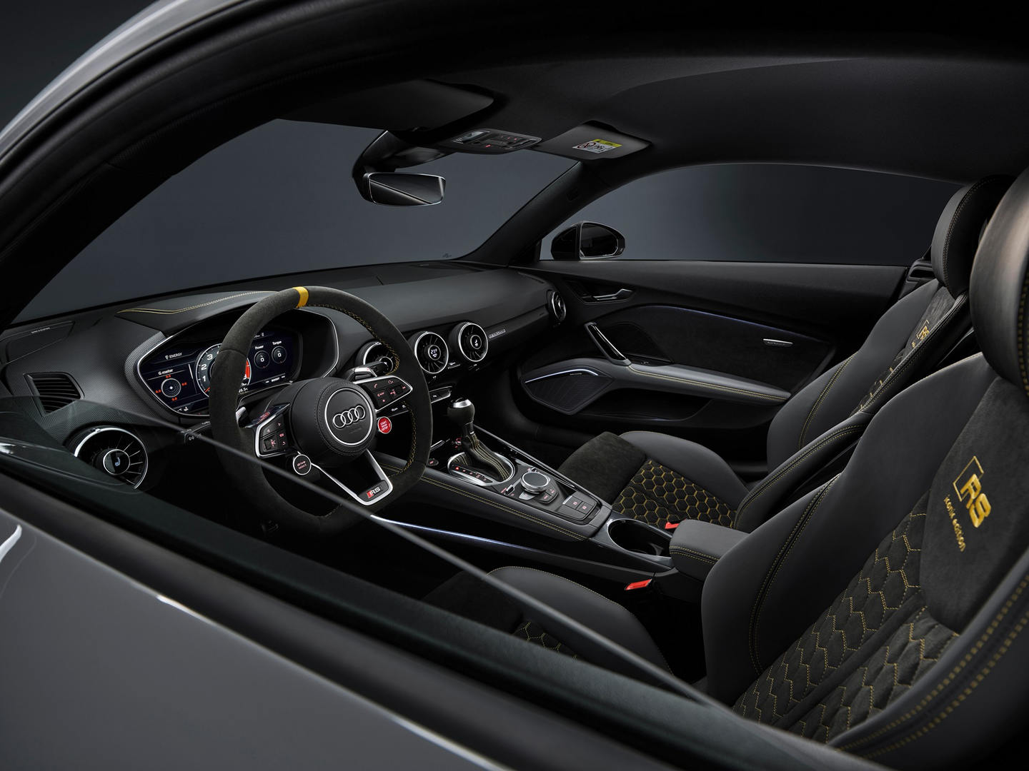 Audi-TT-RS-Iconic-Edition-11.jpg