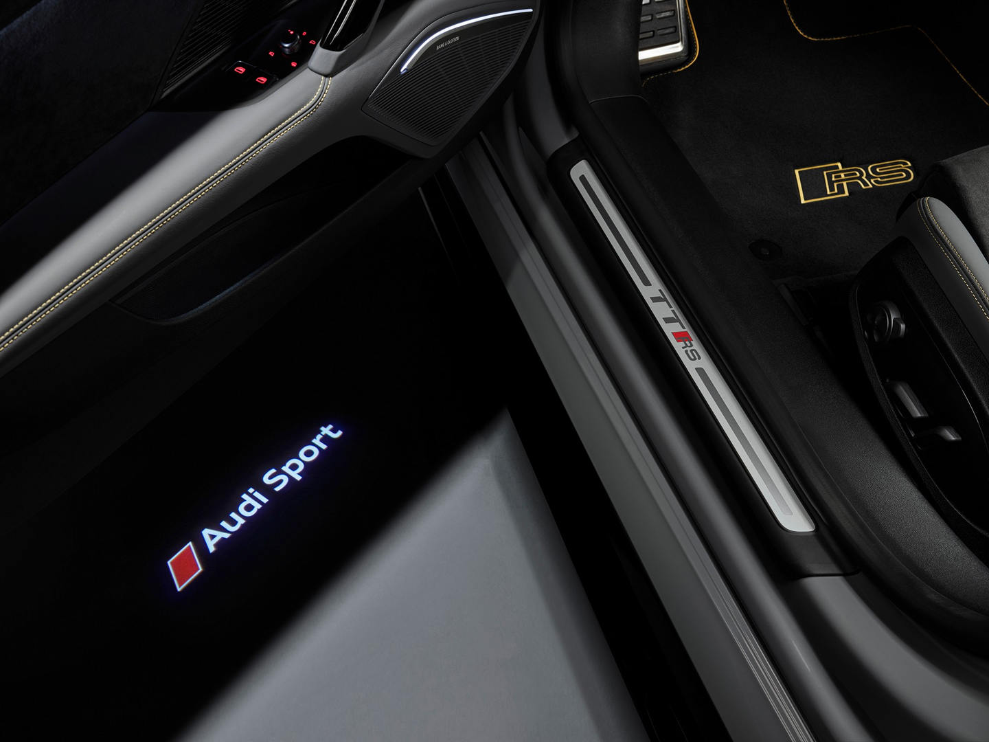 Audi-TT-RS-Iconic-Edition-14.jpg