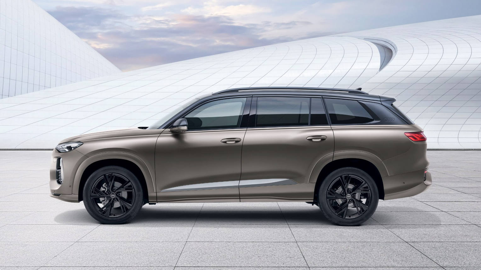 audi_q6_2022_02.jpg
