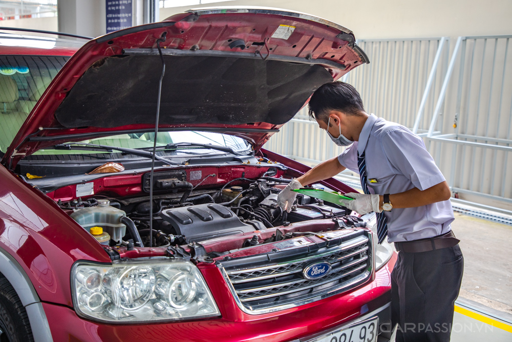 bao-duong-thay-phu-tung-ford-escape-15-tuoi-145000-km-tai-suoi-tien-ford-anh-3.jpg