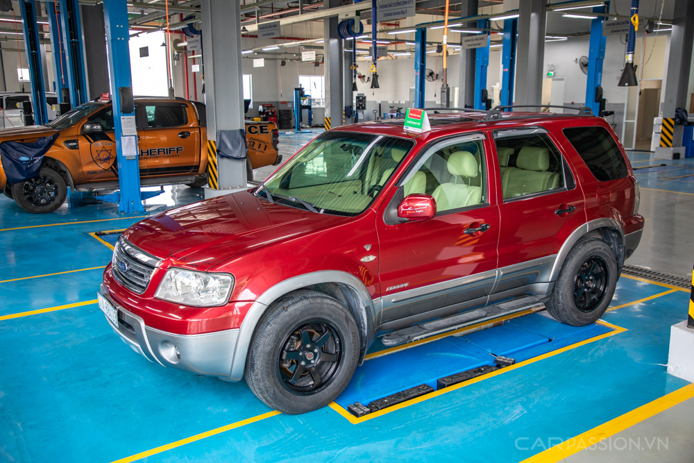 bao-duong-thay-phu-tung-ford-escape-15-tuoi-145000-km-tai-suoi-tien-ford-anh-39.jpg