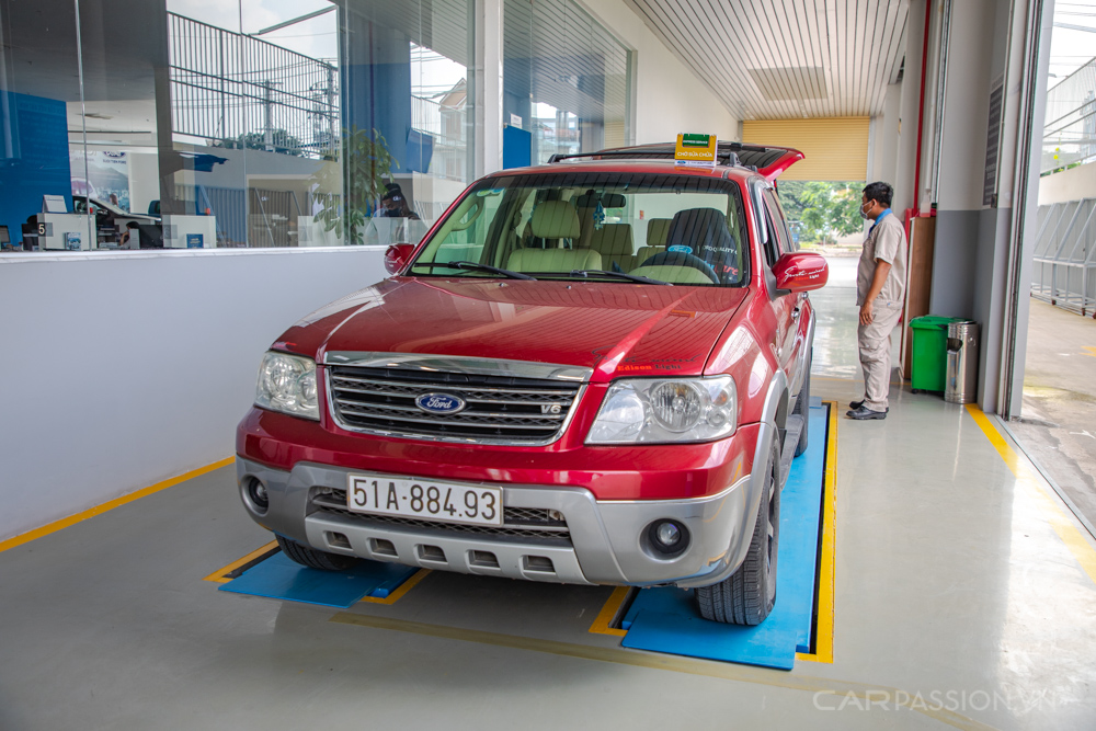 bao-duong-thay-phu-tung-ford-escape-15-tuoi-145000-km-tai-suoi-tien-ford-anh-4.jpg