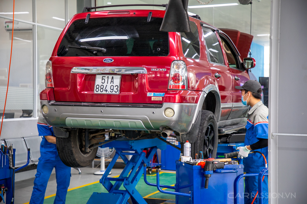bao-duong-thay-phu-tung-ford-escape-15-tuoi-145000-km-tai-suoi-tien-ford-anh-9.jpg