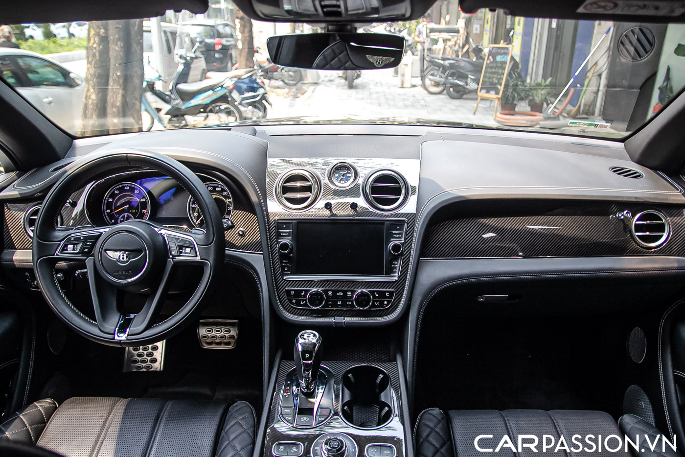 Bentley Bentayga (25).JPG