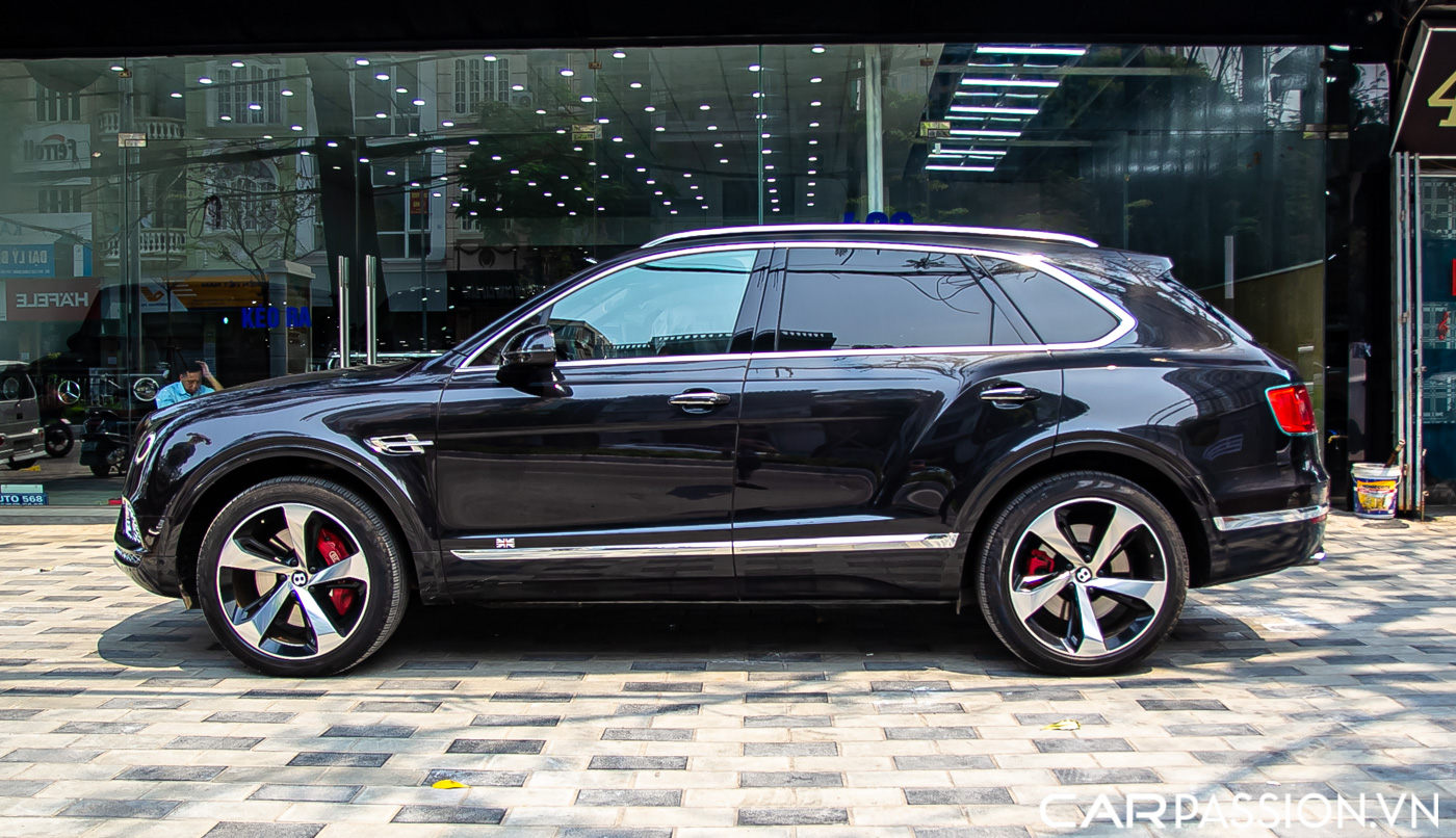 Bentley Bentayga (5).JPG
