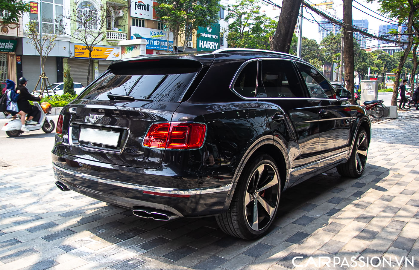 Bentley Bentayga (7).JPG