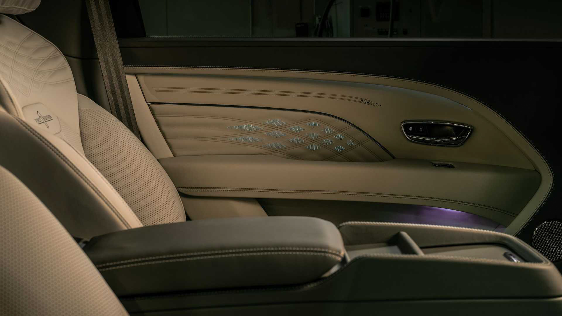 Bentley Bentayga EWB (24).JPG