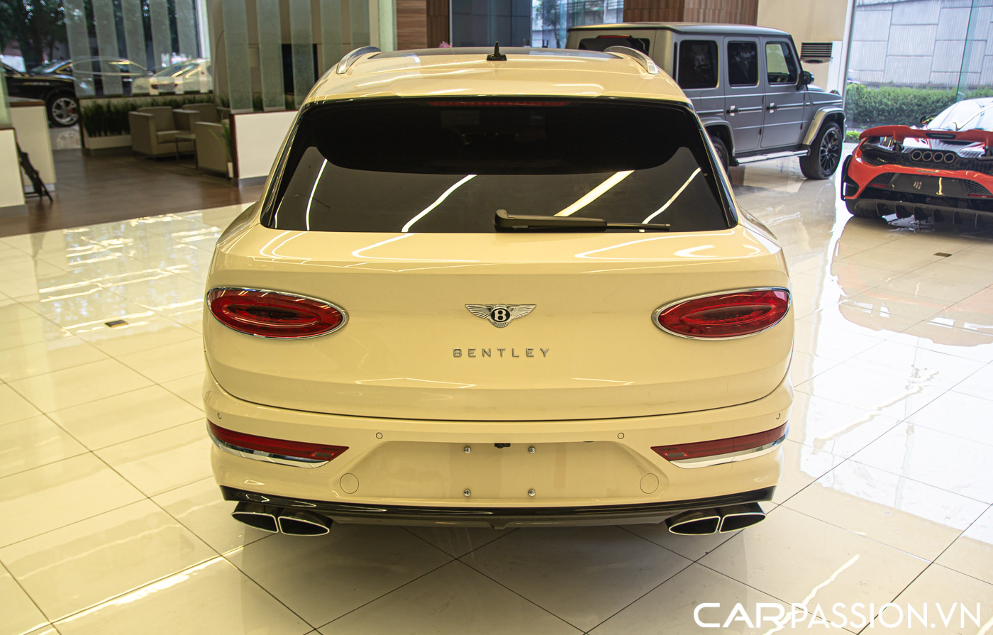 Bentley Bentayga Facelift (15).JPG