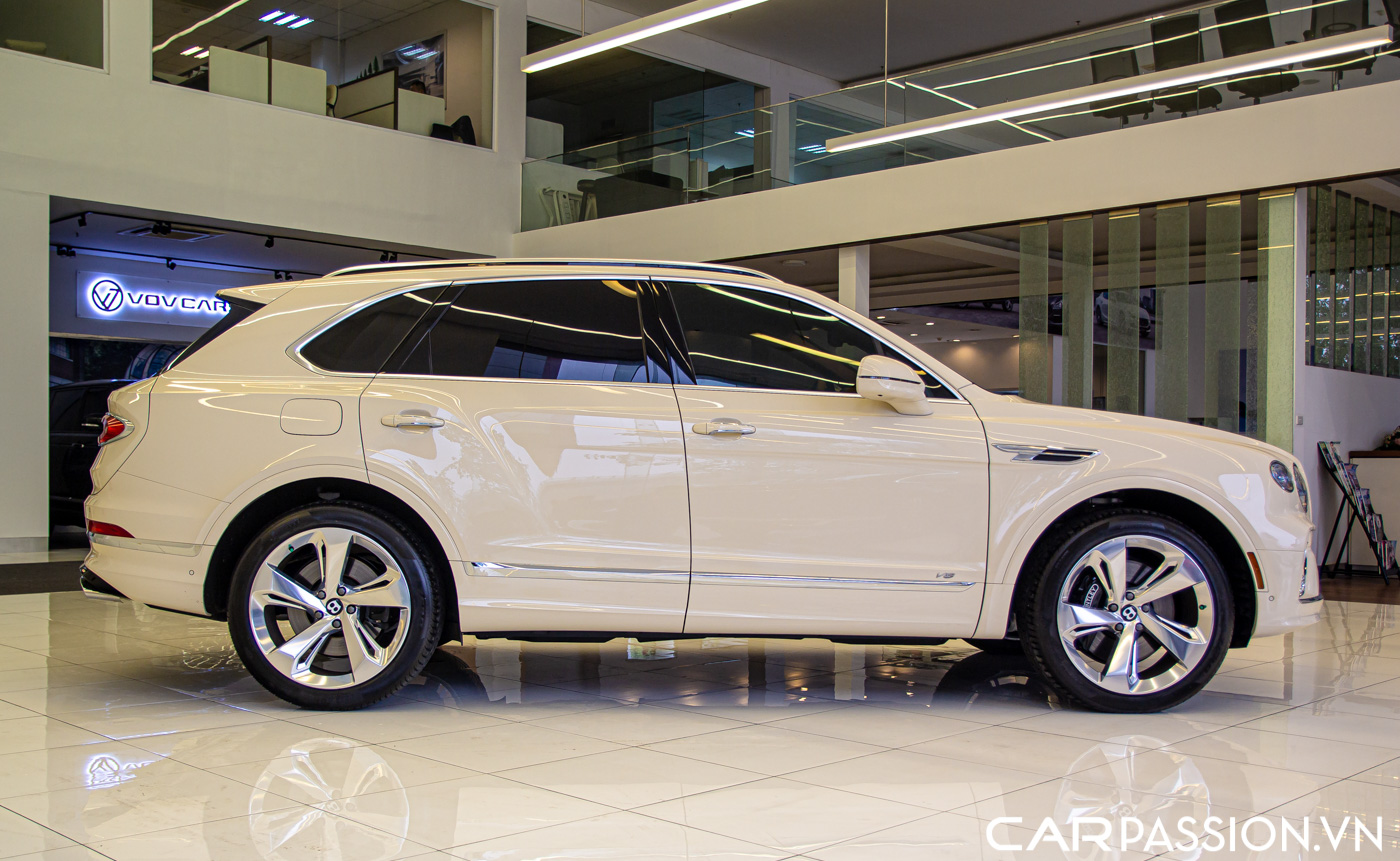 Bentley Bentayga Facelift (4).JPG