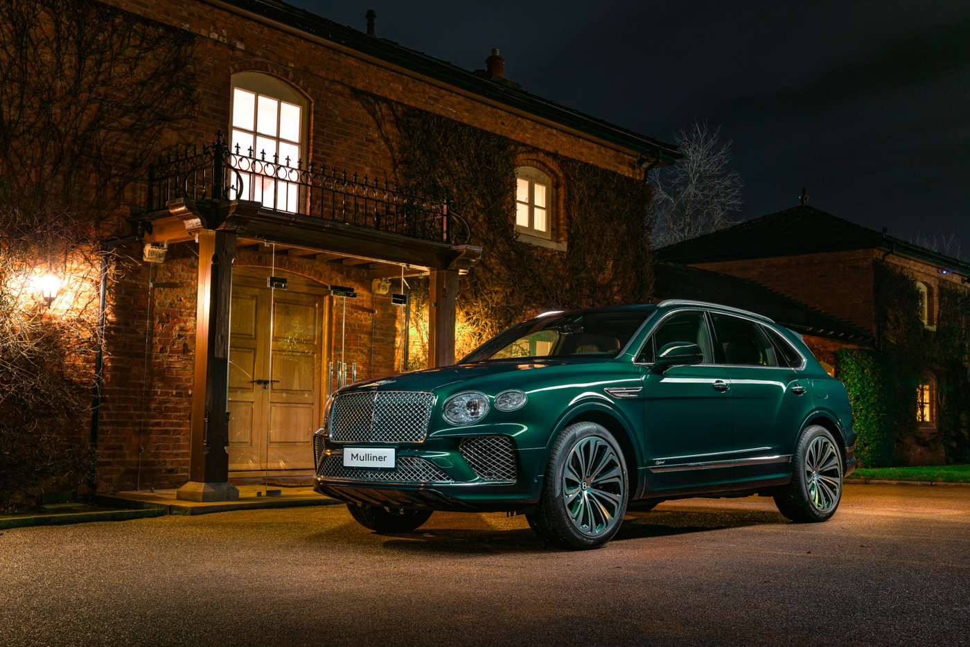 Bentley Bentayga Hybrid (6).JPG