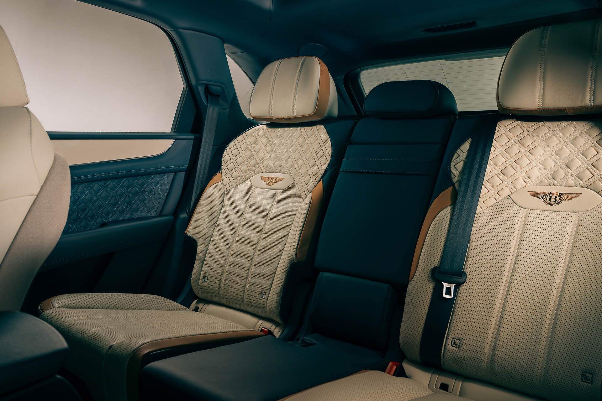 Bentley Bentayga Odyssean Edition (10).JPG