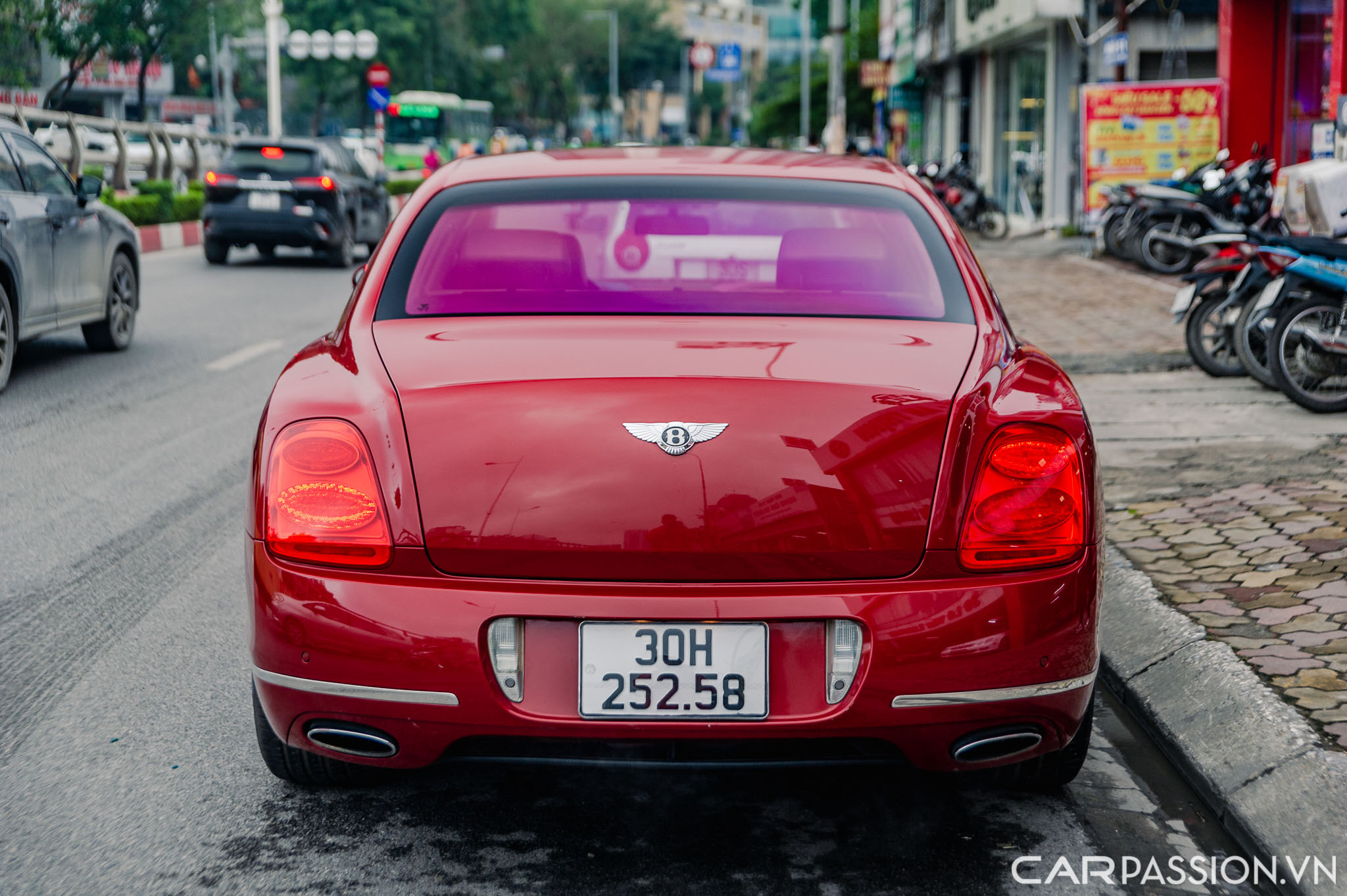 Bentley Continental Flying Spur (22).jpg