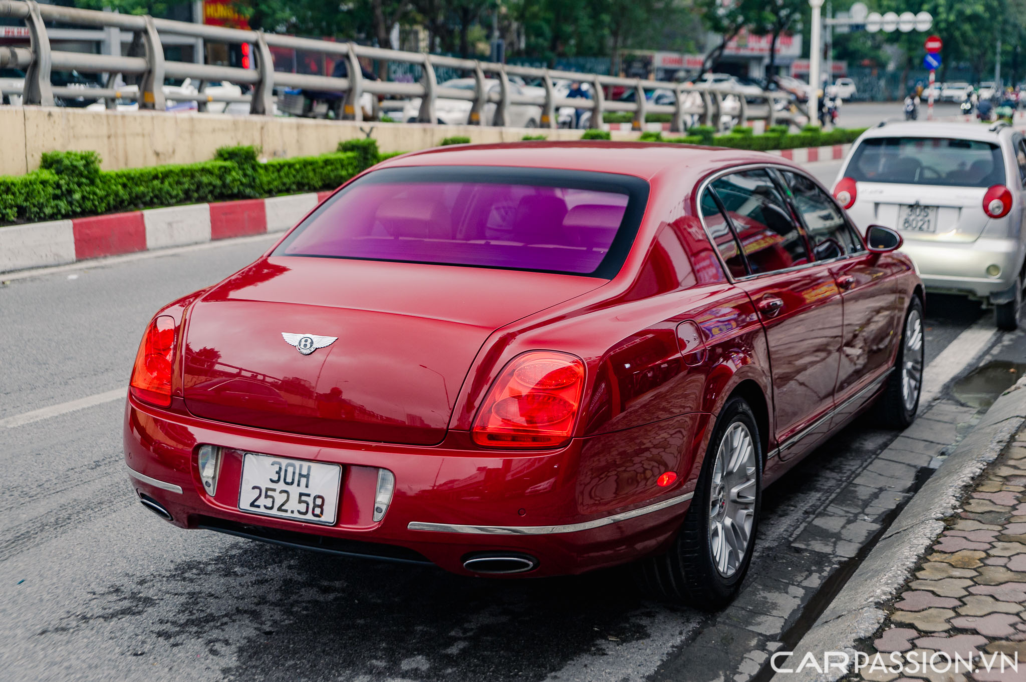 Bentley Continental Flying Spur (23).jpg