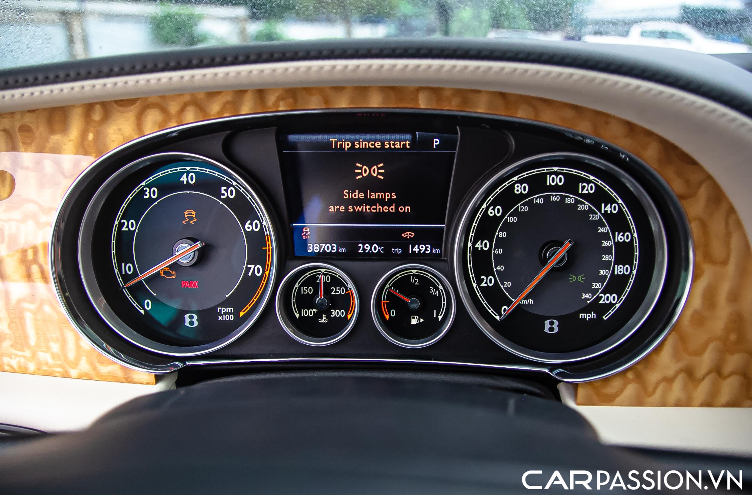 Bentley Continental Flying Spur (56).JPG