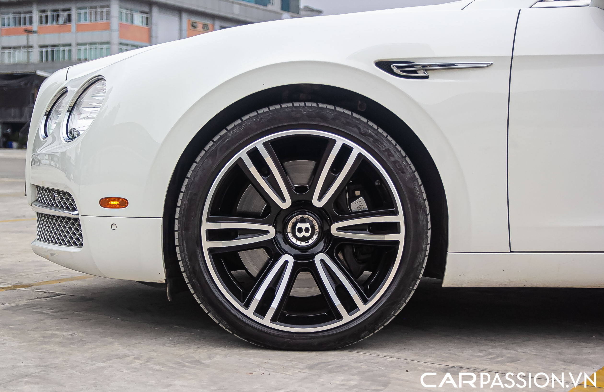 Bentley Continental Flying Spur (77).JPG