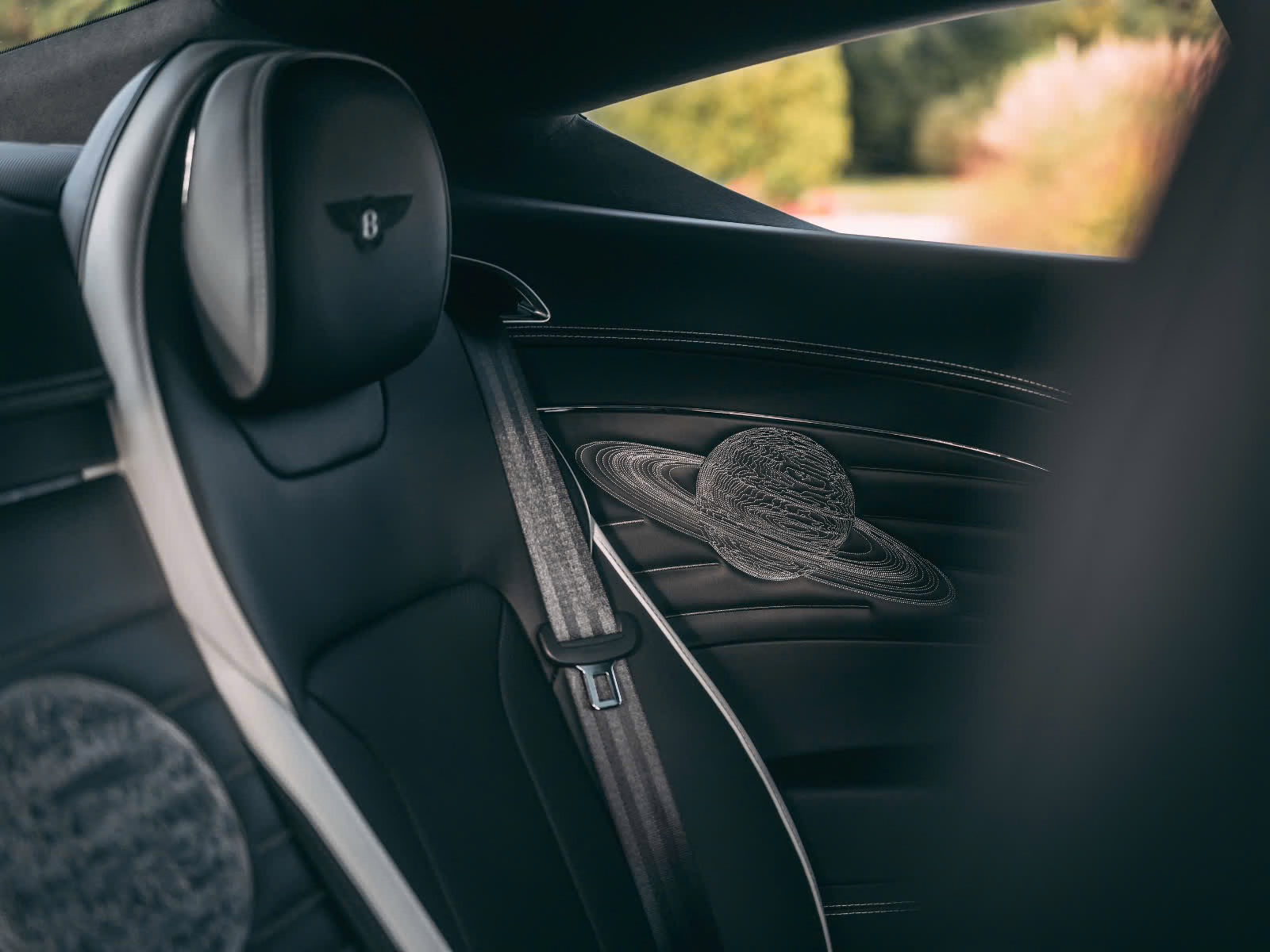 bentley-continental-nicolaus-copernicus-collection-5.jpeg