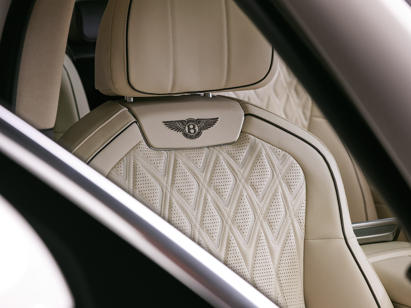 Bentley Flying Spur-2027-anh-_15.jpg
