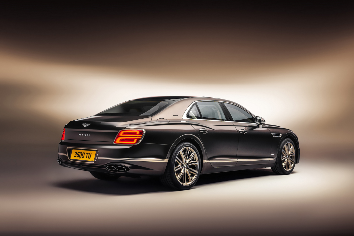 Bentley Flying Spur Hybrid Odyssean Edition (6).JPG