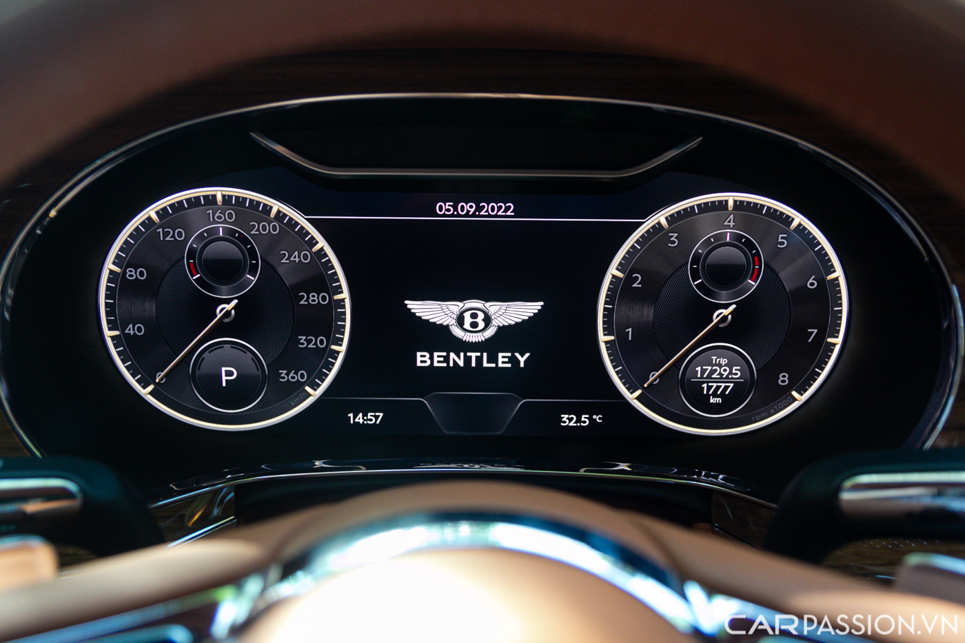 Bentley Flying Spur V8 (12).JPG