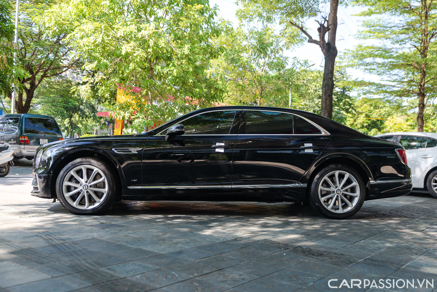 Bentley Flying Spur V8 (24).JPG